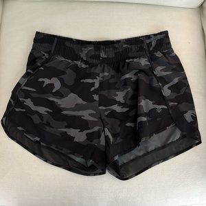 Athleta Black Camp Run Shorts 4” medium